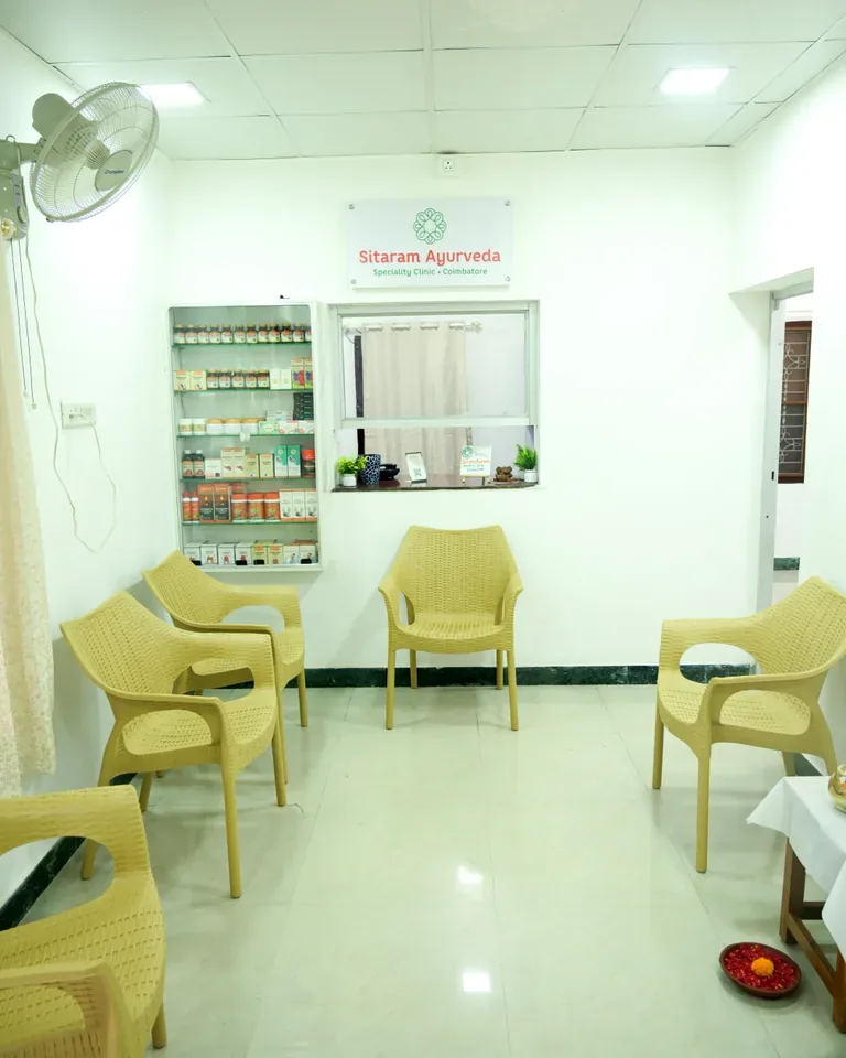 Waiting area and reception counter at Sitaram Ayurveda clinic